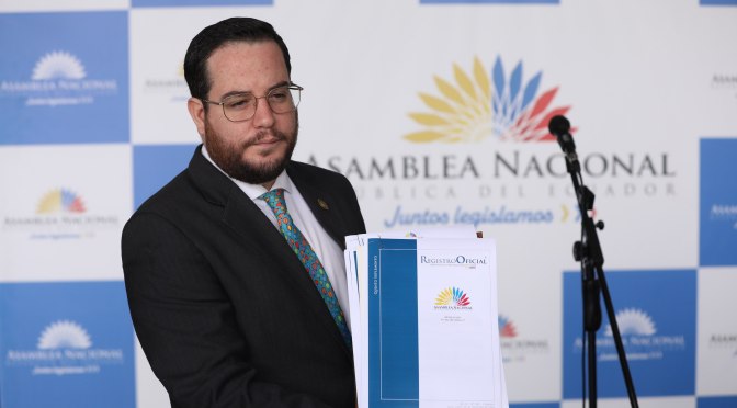 EL PROYECTO DE LEY DE COMBATE AL LAVADO DE ACTIVOS BAJO NINGÚN CONCEPTO PUEDE PASAR POR EL MINISTERIO DE LA LEY