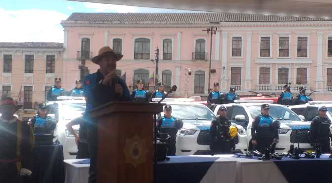 EQUIPOS DE ÚLTIMA TECNOLOGÍA Y EL PLAN DE CARRERA PARA LOS AGENTES DE CONTROL DE QUITO