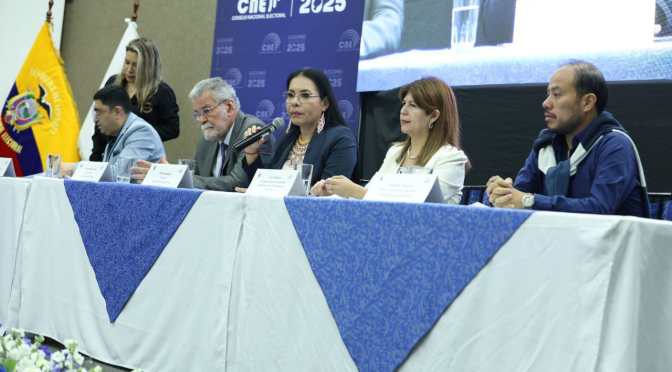 AUDITORES DE ORGANIZACIONES POLÍTICAS VERIFICARON EL SELLADO Y SEGURIDADES DEL SISTEMA INFORMÁTICO DE LAS ELECCIONES GENERALES 2025