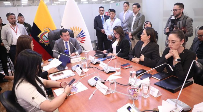  COMISIÓN DE FISCALIZACIÓN DEBUTÓ CON EL ARCHIVO DEL JUICIO POLÍTICO AL MINISTRO DE DEFENSA