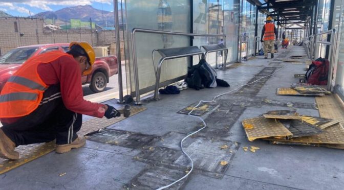 SIETE PARADAS DE LA ECOVÍA VAN QUEDANDO COMO NUEVAS