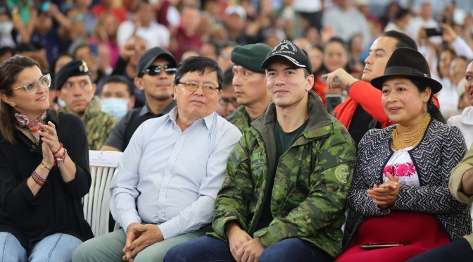 PRESIDENTE NOBOA ENTREGÓ CRÉDITOS Y HERRAMIENTAS EN IMBABURA