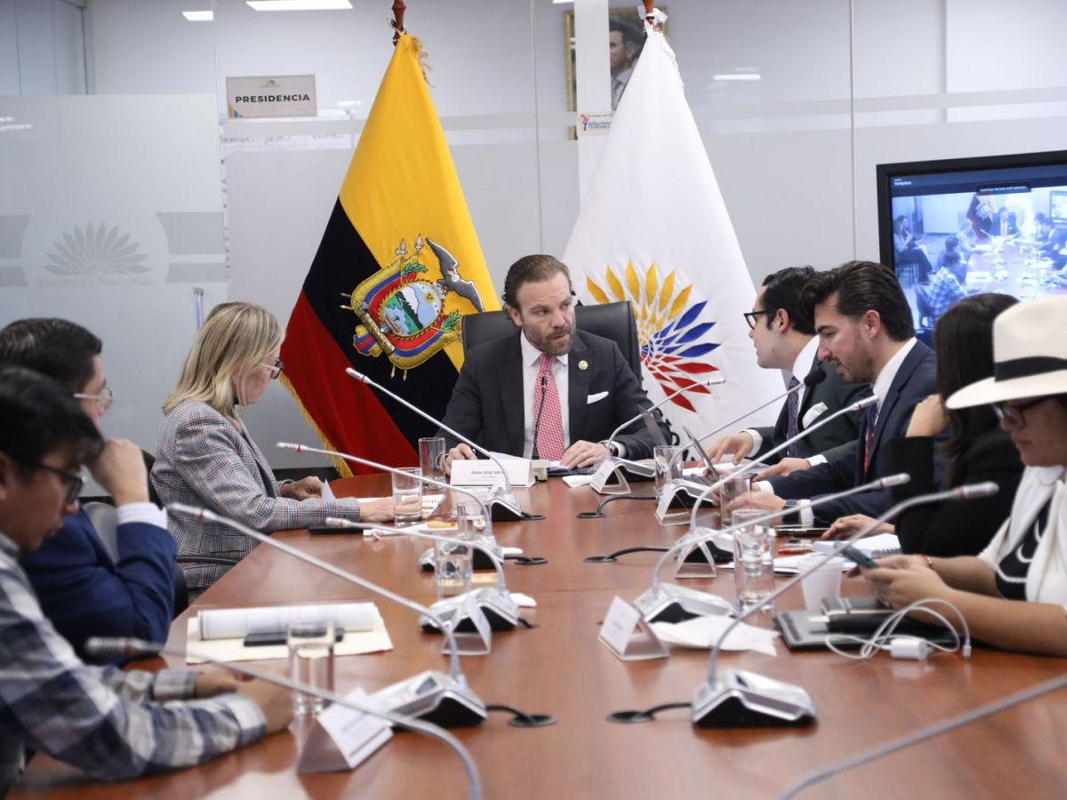 COMISIÓN DE SALUD Y DEPORTE IMPULSA MODERNIZACIÓN NORMATIVA