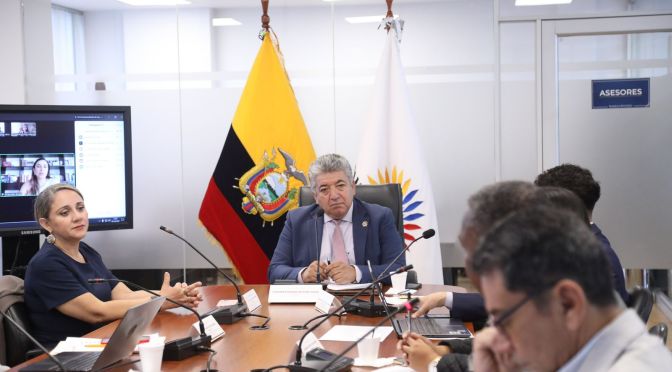 CRITERIOS A FAVOR DEL PROYECTO QUE GARANTIZA LA PROTECCIÓN PRIORITARIA DE LA MUJER EN LA MATERNIDAD