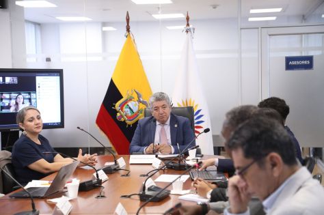 CRITERIOS A FAVOR DEL PROYECTO QUE GARANTIZA LA PROTECCIÓN PRIORITARIA DE LA MUJER EN LA MATERNIDAD