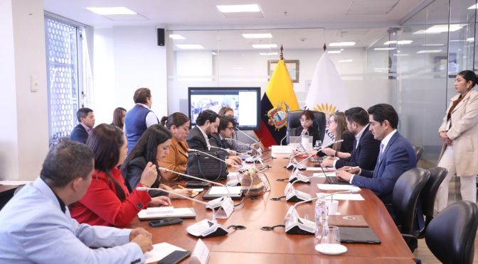 EL INFORME PREVIO DEL MINISTERIO DE FINANZAS SERÁ NECESARIO PARA LA SUSCRIPCIÓN DE CONTRATOS COLECTIVOS Y ACTAS TRANSACCIONALES