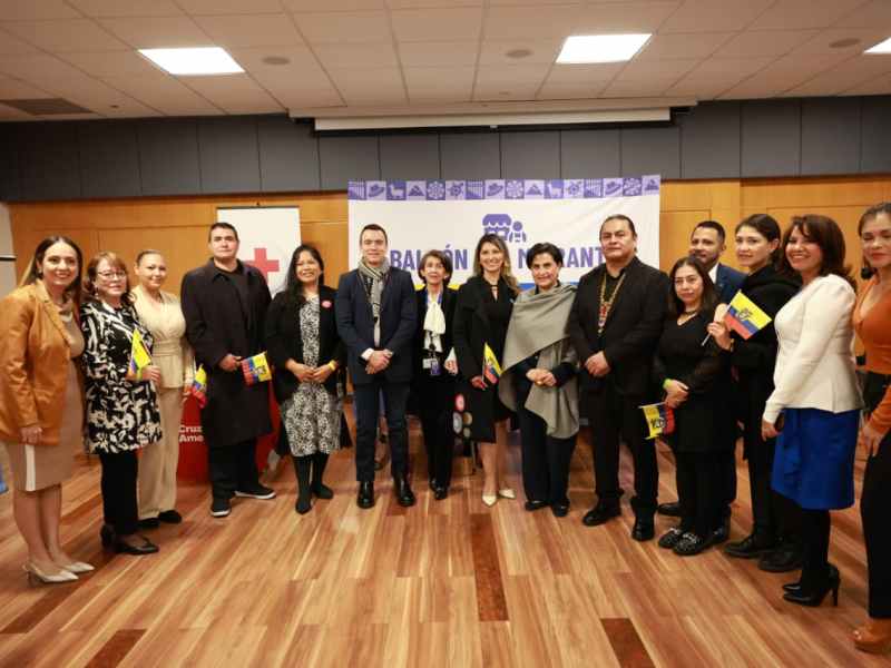 PRESIDENTE NOBOA SE REUNIÓ CON MIGRANTES ECUATORIANOS EN ESTADOS UNIDOS