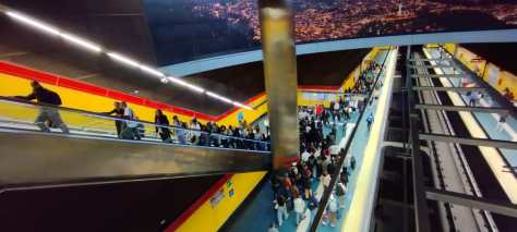 MÁS DE 10 MIL FANS DE SHAKIRA REGRESARON EN METRO LUEGO DEL PRIMERO DE SUS CONCIERTOS