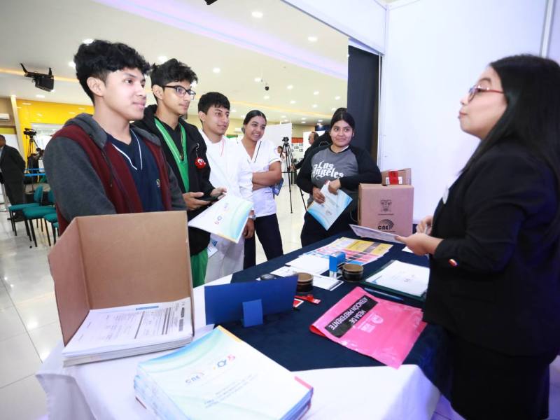 CNE HABILITA PUNTO DE INFORMACIÓN DEL REFERÉNDUM Y CONSULTA POPULAR 2025 EN GUAYAS