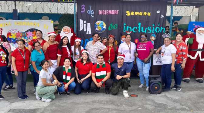 LA «CHOCOLATÍA» PARA 73.000 NIÑOS Y 18 ÁRBOLES NAVIDEÑOS EN EL PAÍS SON ILUMINADOS.