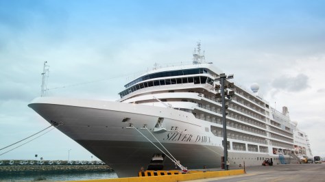 LLEGA A MANTA EL CRUCERO DE LUJO