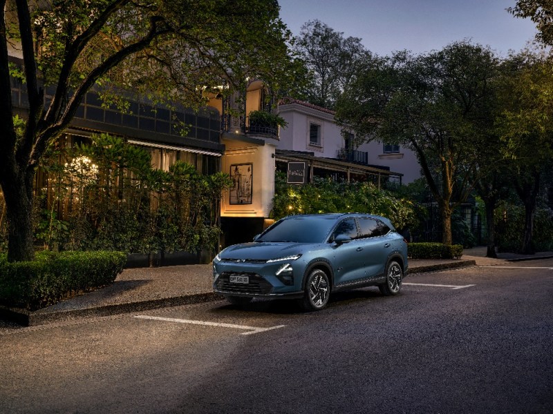 CHEVROLET REFUERZA SU PORTAFOLIO DE MOVILIDAD EFICIENTE CON LA NUEVA CAPTIVA HÍBRIDA ENCHUFABLE