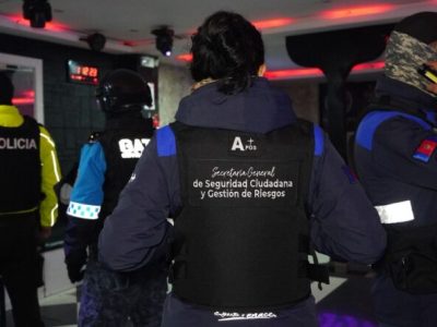 CLAUSURAS, RETIRO DE ARMAS BLANCAS Y UNA PERSONA DETENIDA COMO RESULTADO DE LOS MACROOPERATIVOS COORDINADOS ENTRE MUNICIPIO, POLICÍA Y FF. AA.