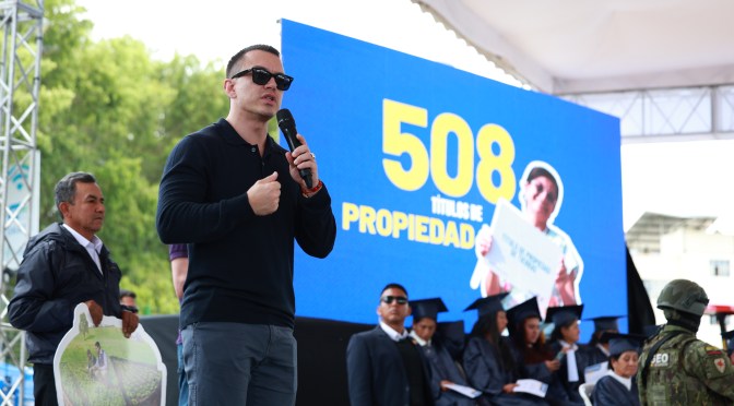 PRESIDENTE NOBOA ENTREGÓ ASISTENCIA A PRODUCTORES DE LOJA