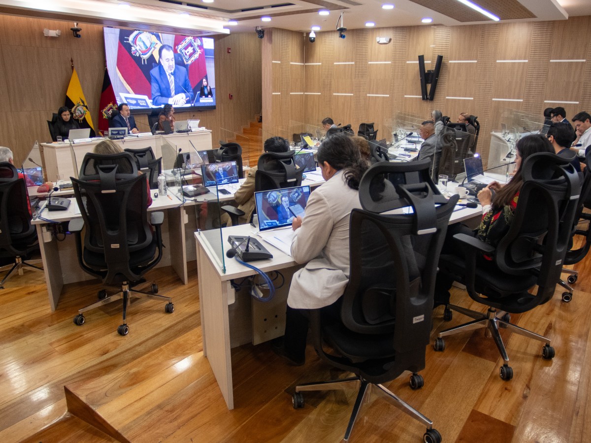 QUITO RECORTARÍA 459 MILLONES DE DÓLARES DEL PRESUPUESTO POR REFORMA AL COOTAD AFECTANDO SALUD, EDUCACIÓN, CULTURA SECTORES EN RIESGO