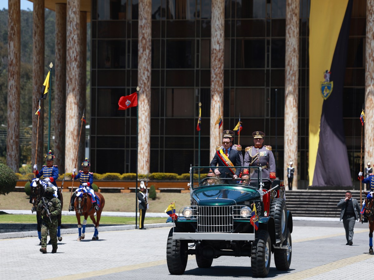PRESIDENTE NOBOA PARTICIPÓ EN LA CEREMONIA POR LOS 197 AÑOS DEL EJÉRCITO ECUATORIANO