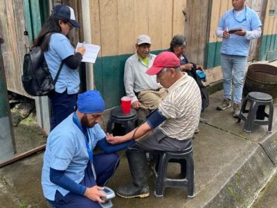 CON LA REFORMA AL COOTAD, QUIENES PIERDEN SON LAS FAMILIAS QUE HOY RECIBEN ATENCIÓN GRATUITA DE SALUD