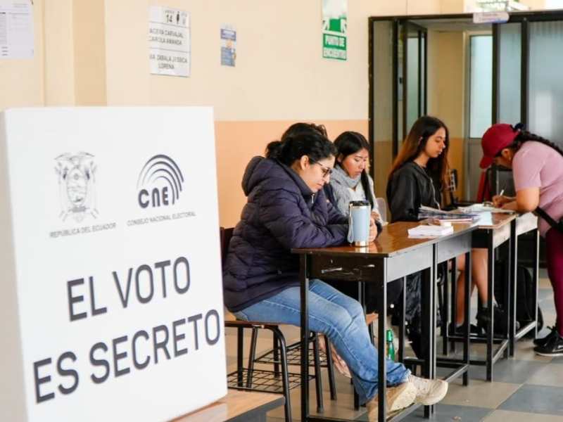 CNE INICIÓ PAGO A MIEMBROS DE JUNTAS RECEPTORAS DEL VOTO DEL REFERÉNDUM Y CONSULTA POPULAR 2025