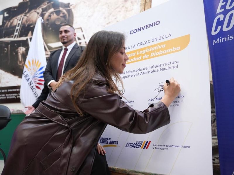 MIT Y LA ASAMBLEA NACIONAL FIRMAN CONVENIO Y CONSOLIDAN ESPACIOS DE GESTIÓN PÚBLICA EN CHIMBORAZO