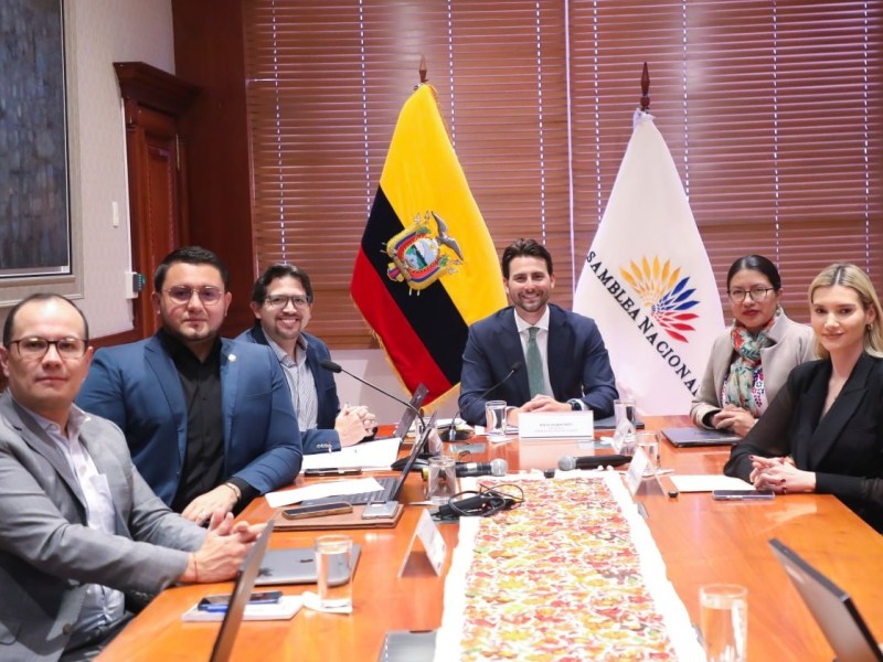 CAL CALIFICA 10 PROYECTOS DE LEY EN MATERIA DE SALUD, EDUCACIÓN, MIGRACIÓN Y JUSTICIA