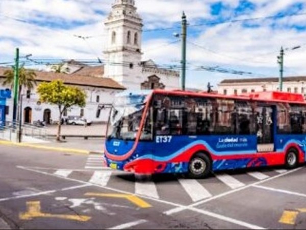 LA MOVILIDAD EN QUITO SE MUEVE CON TROLEBUSES ELÉCTRICOS, EL METRO FUNCIONANDO AL 100%, BICICLETAS PÚBLICAS Y NUEVAS RUTAS