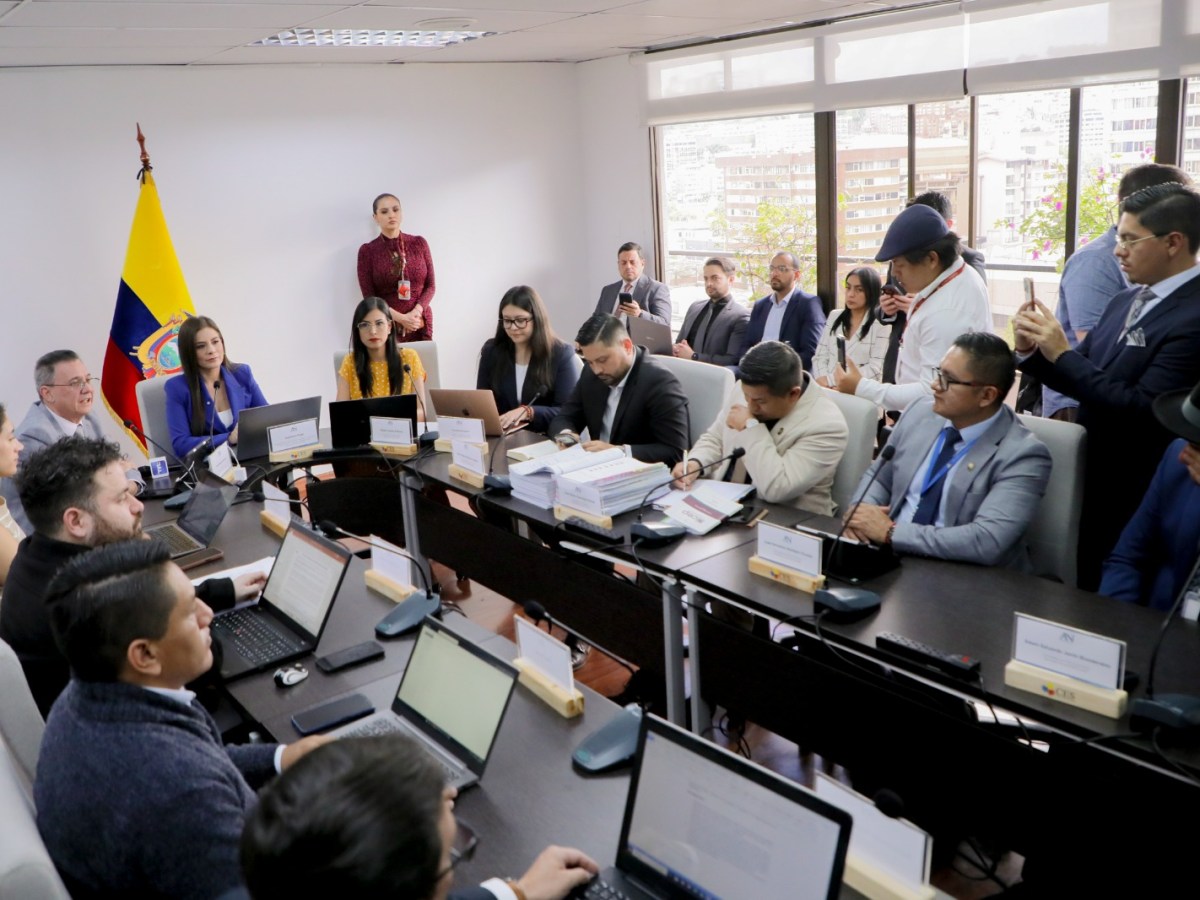 COMISIÓN TÉCNICA REVISÓ PROPUESTAS TÉCNICO–ACADÉMICAS PARA LA CREACIÓN DE LAS UNIVERSIDADES AMAZÓNICAS
