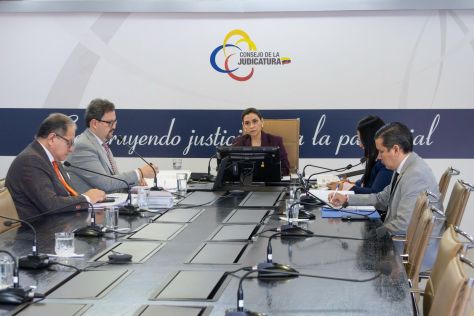 PLENO IMPONE DESTITUCIONES, SUSPENSIONES Y MULTAS CONTRA SERVIDORES Y EX SERVIDORES