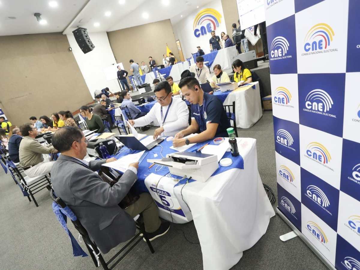 CNE RECIBIÓ 309 POSTULACIONES DE CANDIDATURAS AL CPCCS 2027