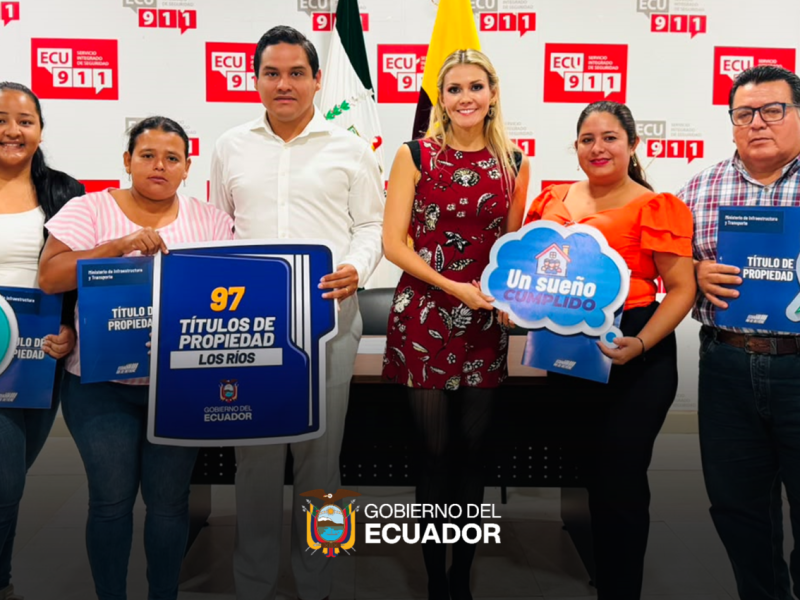GOBIERNO NACIONAL FORTALECE EL PATRIMONIO DE LAS FAMILIAS DE LOS RÍOS CON LA ENTREGA DE 97 TÍTULOS DE PROPIEDAD
