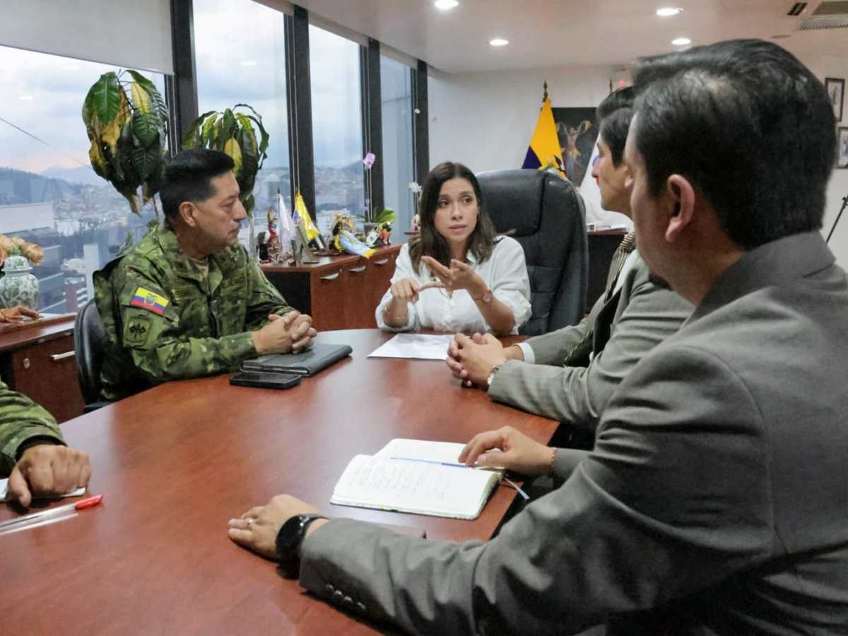 LAS FUERZAS ARMADAS RATIFICAN SU CONTINGENTE PARA REFORZAR LA SEGURIDAD EN LAS UNIDADES JUDICIALES QUE CONOCEN CASOS DE CORRUPCIÓN Y CRIMEN ORGANIZADO