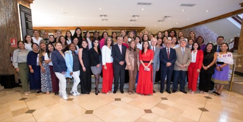 MÁS DE 100 MUJERES PARTICIPAN EN ECUADOR EN EL CURSO PARA CANDIDATAS ELECTORALES